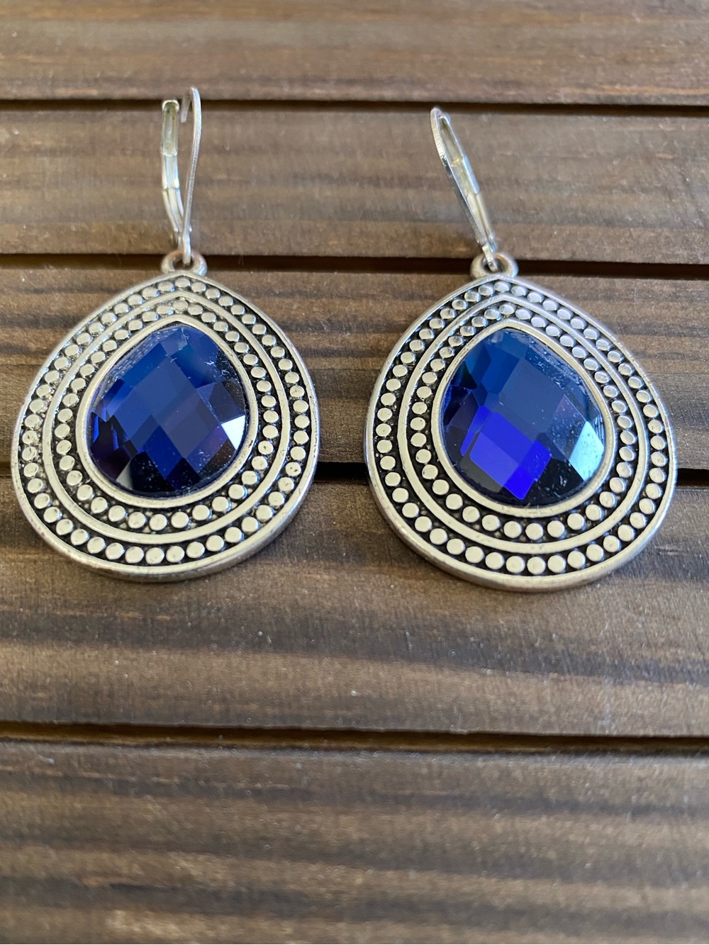 Silver-Tone Teardrop Earrings with Faceted Sapphire Blue Stone